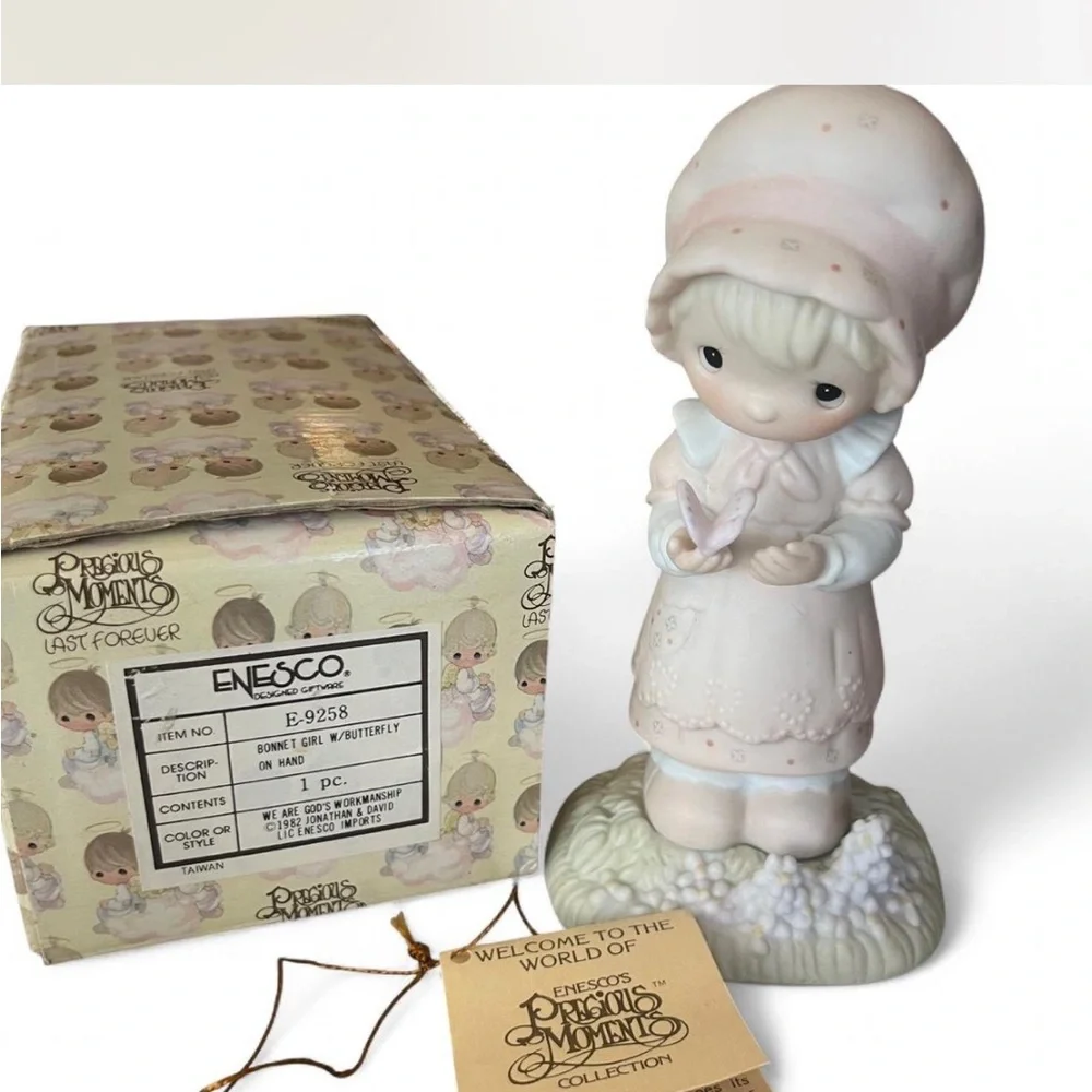 Vintage Precious Moments ‘We are God’s Workmanship’ in good condition!!!!